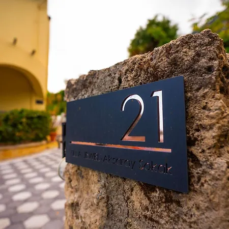 Jewel With Private Pool And Sea View Villa *
