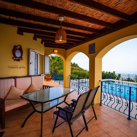 فيلة 4-bedroom With Amazing Views لابيثوس